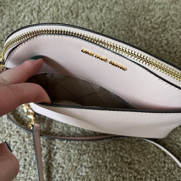 Michael Kors Jet Set Dome Medium Crossbody Blush Pink - Picture 2 of 4